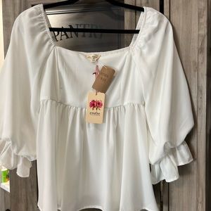 New Boutique Entro White Top Med